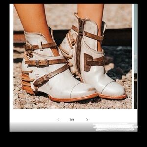 Freebird Women's Gray and Brown Ankle Boots